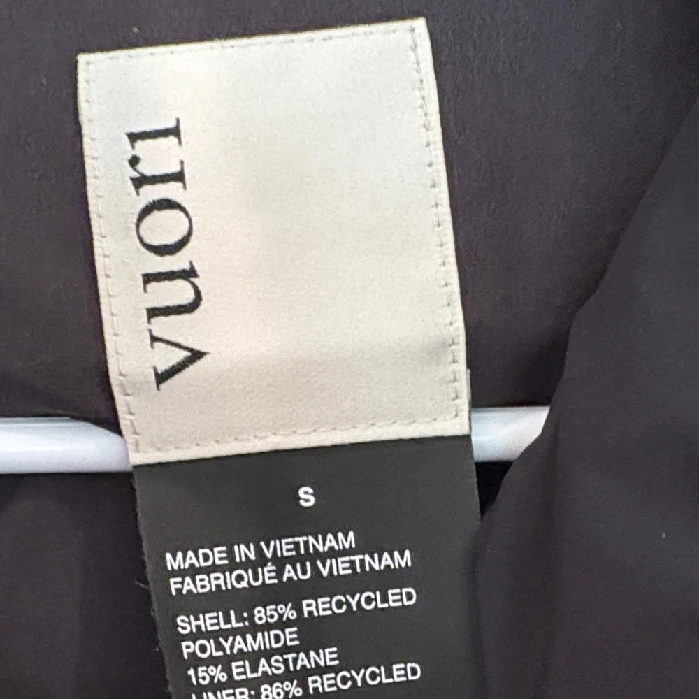Vuori Black Quilted Puffer Jacket - Picture 3 of 6